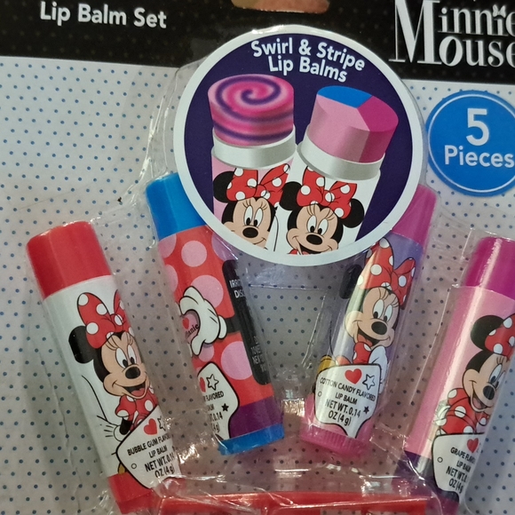 New Minnie Mouse lip balms set with collectable Tin - Picture 3 of 3